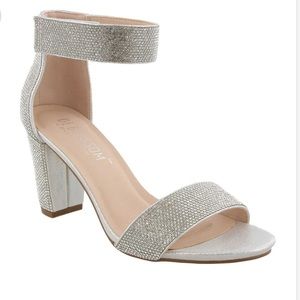 DE BLOSSOM COLLECTION NICKY-4 Rhinestone sandals in Silver. Size 10